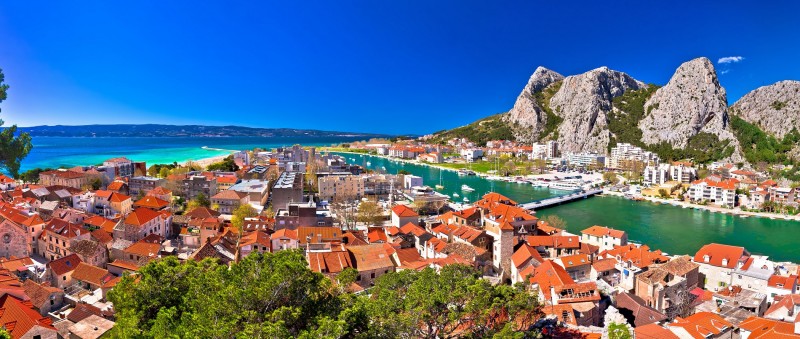 Omiš - Reisgids naar Omiš en Omiš riviera